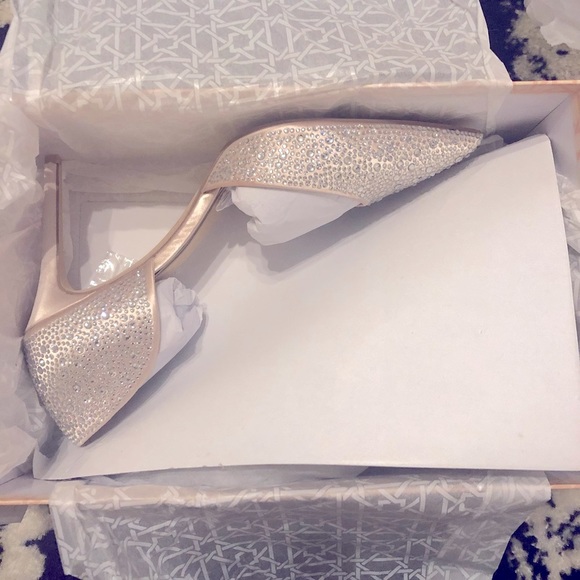 BADGLEY MISCHKA SEQUINED POINTED TOE - Picture 2 of 7